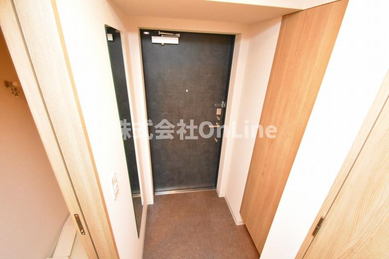 東大阪市足代新町の賃貸マンションの玄関
