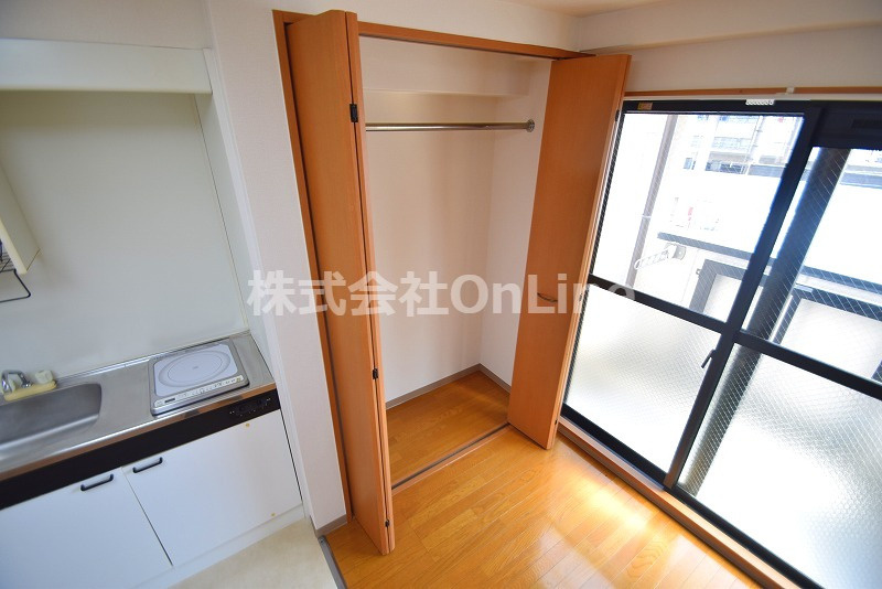 東大阪市足代新町の賃貸マンションの収納