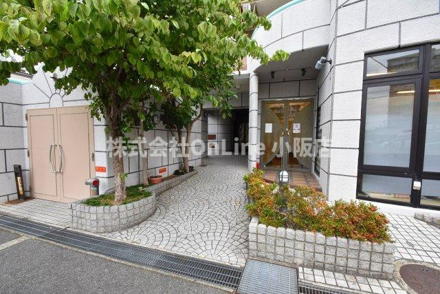 東大阪市南上小阪の賃貸マンションのエントランス
