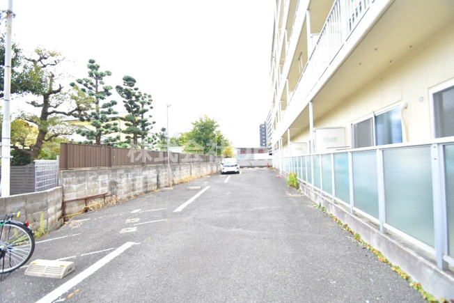 【駐車場】