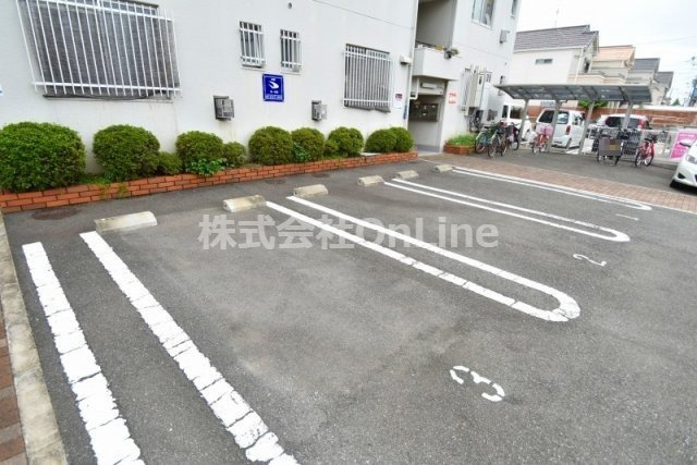 【駐車場】