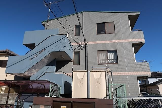 アーバン高野台の外観