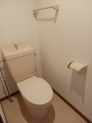 【トイレ】 | プロメナーデ名草 | 落ち着いた色調のトイレです