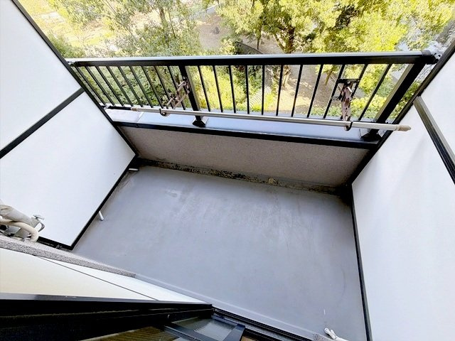 【バルコニー】 | イーズ千里山