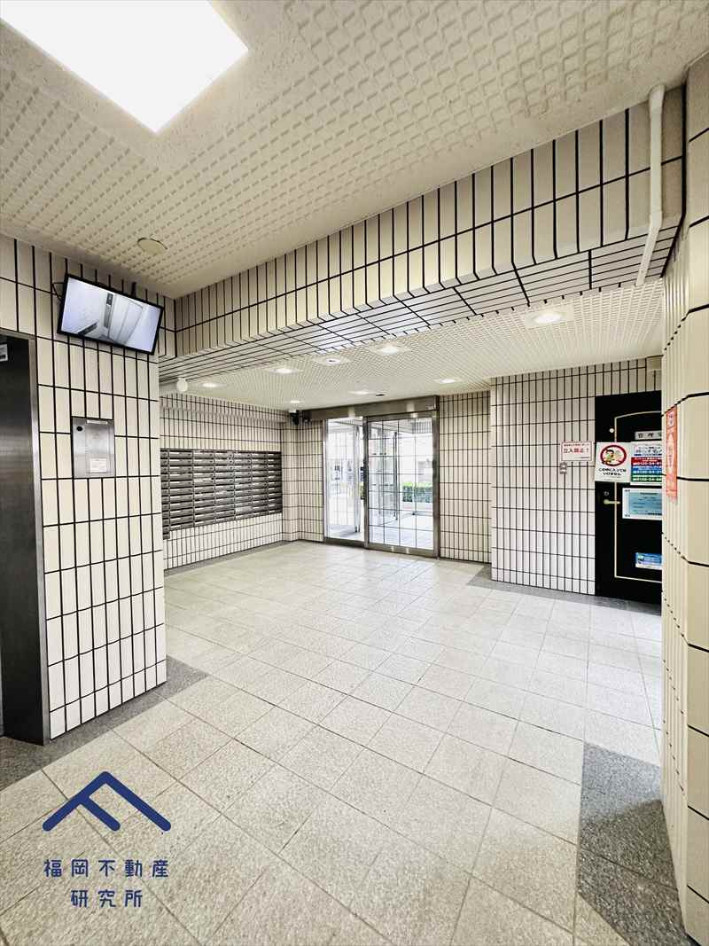 アンピール箱崎東のエントランス