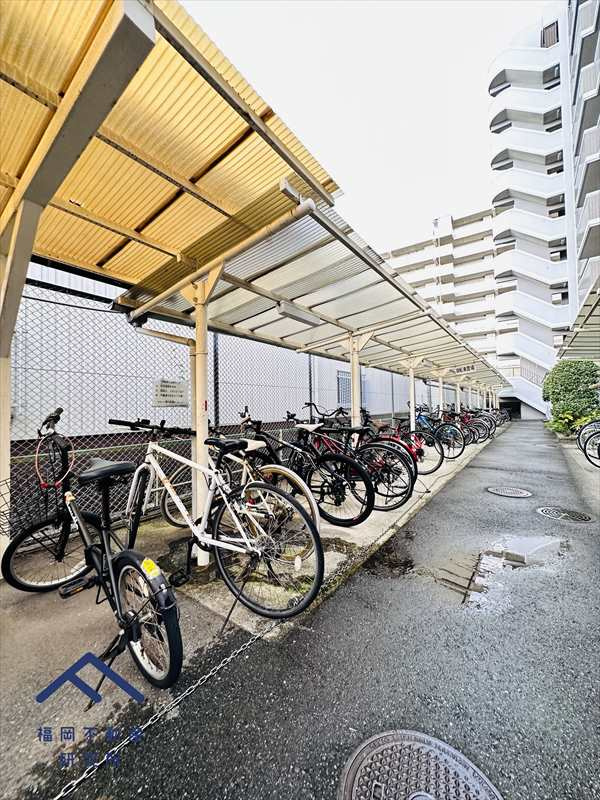 アンピール箱崎東の駐輪場