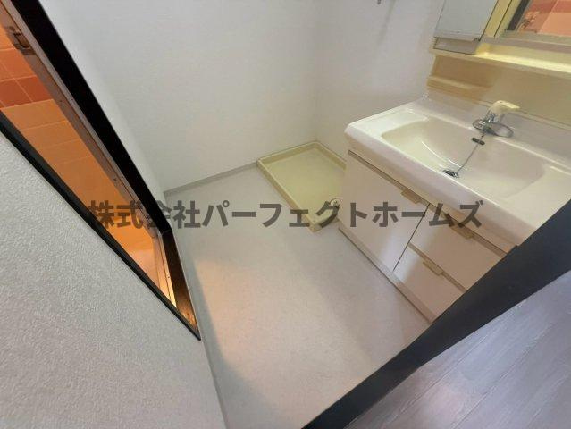 長楽ビルの洗面所|忙しい朝には欠かせない洗面所です