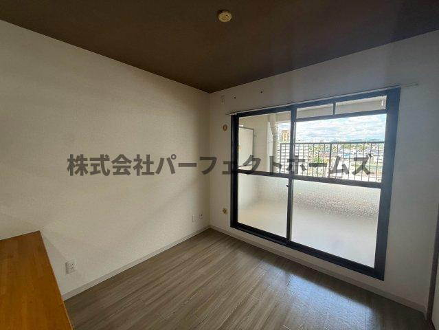 長楽ビルのトイレ|個人の部屋や寝室として使える洋室です