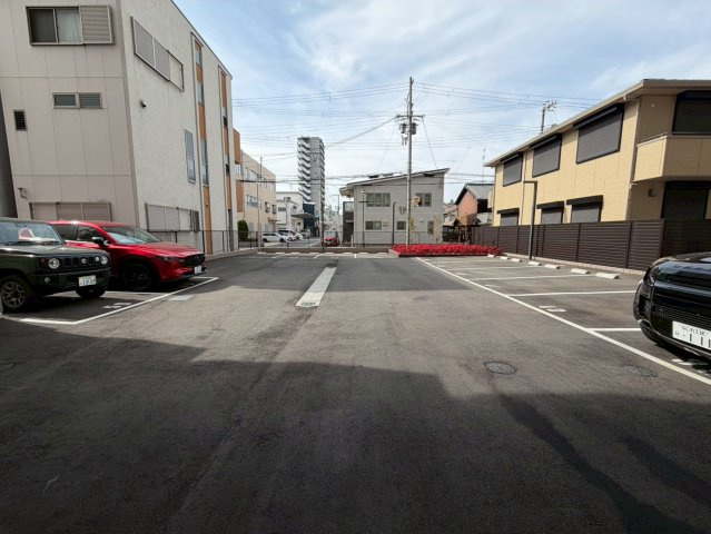 プレジオ御幣島ASIANの駐車場