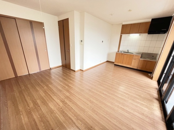 フローラルレジデンスの居間・リビング