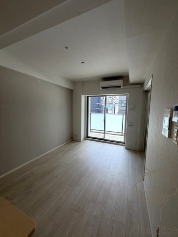 スプランディッド新大阪VIIIの居間・リビング