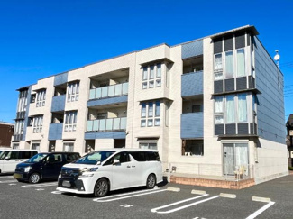 【駐車場】 | コンフォートレジデンスⅡ | 外観写真（昼）