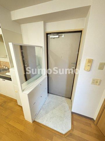 ステイタス難波の玄関