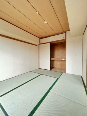 ガーデンクレス弐番館の和室