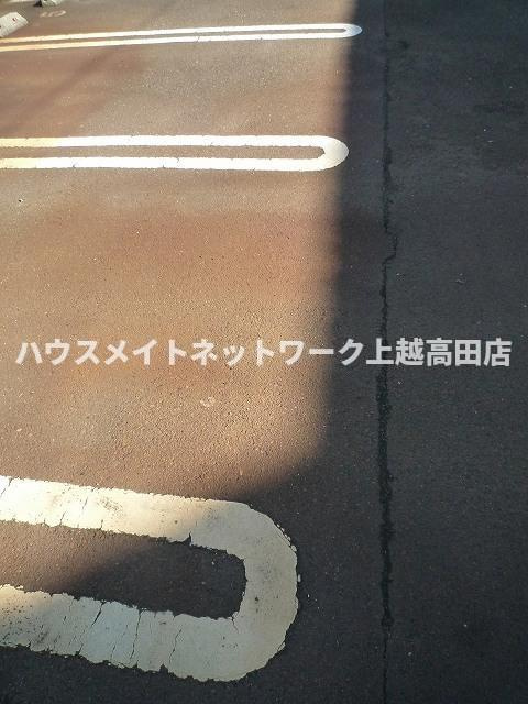 まうゆⅡの駐車場|消雪付駐車場