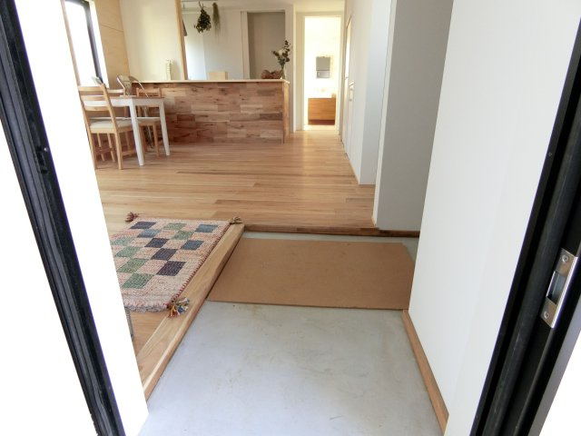 ＳＯＵＤＡＫＯＵＭＵＴＥＮ　HOUSEの玄関