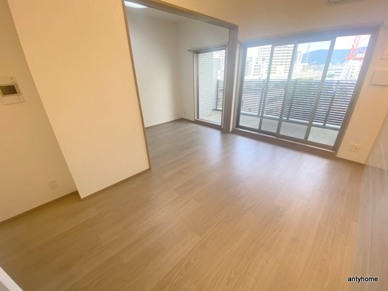 プレジオ荒本新町　仲介手数料無料の洋室