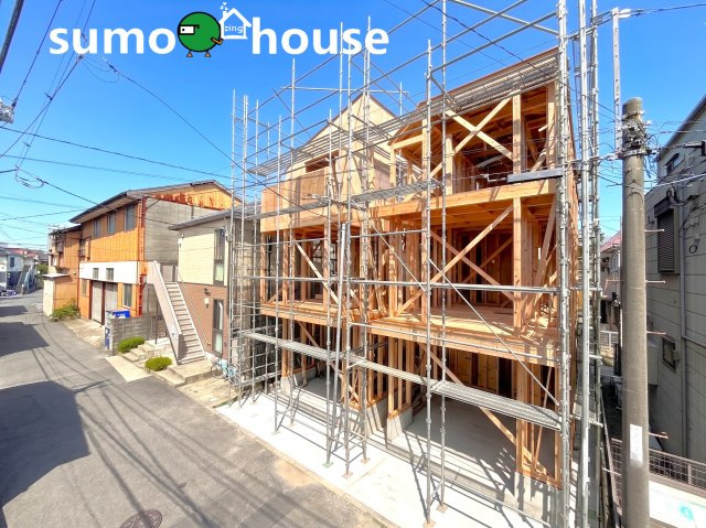 鶴見区市場下町　A号棟の前面道路含む現地写真|前面道路含む現地写真です