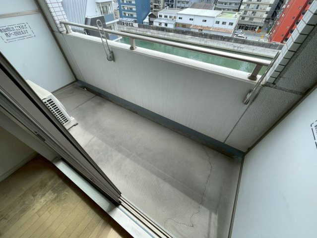南堀江アパートメントシエロのバルコニー