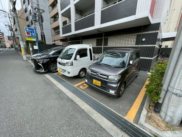 南堀江アパートメントシエロの駐車場