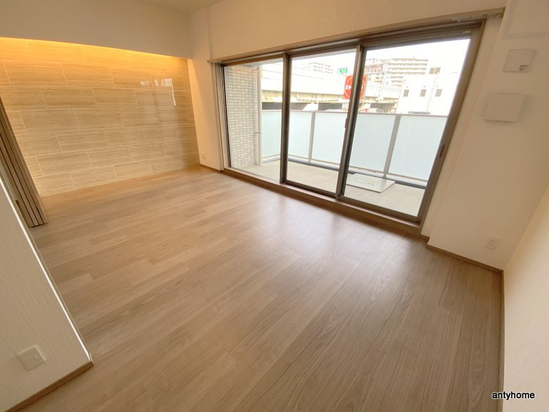 プレジオ荒本新町　仲介手数料無料の居間・リビング