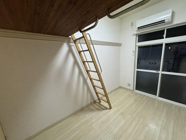 メゾンフィオーレの居間・リビング