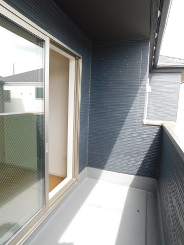 名古屋市中川区万場１丁目の新築一戸建のバルコニー|◇バルコニー◇　　２．６帖の陽当り良好なインナーバルコニー♪
