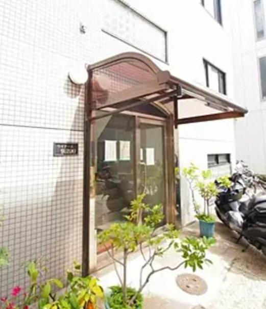 ウィナーズSUZUKIのエントランス