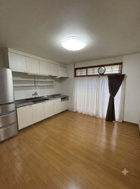 多伎町多岐　平屋中古戸建の居間・リビング