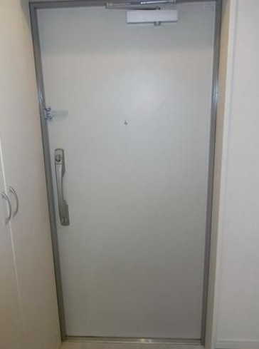 グランティアラ駒込の玄関