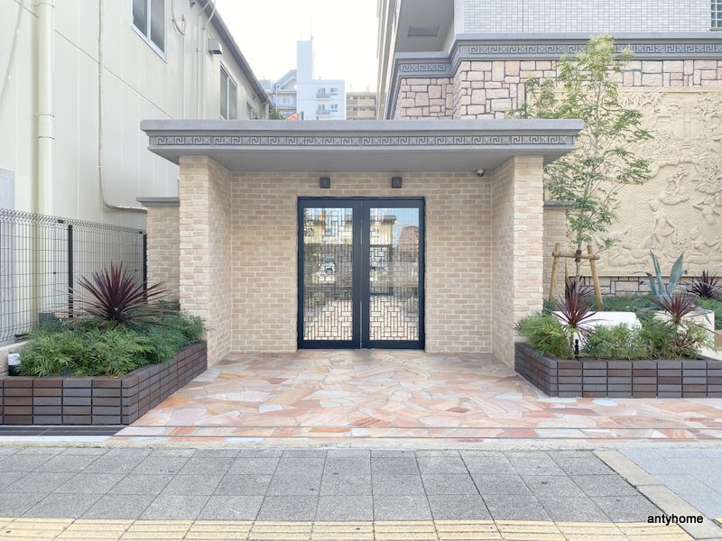 プレジオ荒本新町　仲介手数料無料のエントランス
