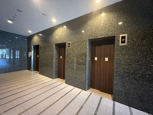 ワコーレ神戸灘タワーのその他共用部分|エレベーター3基