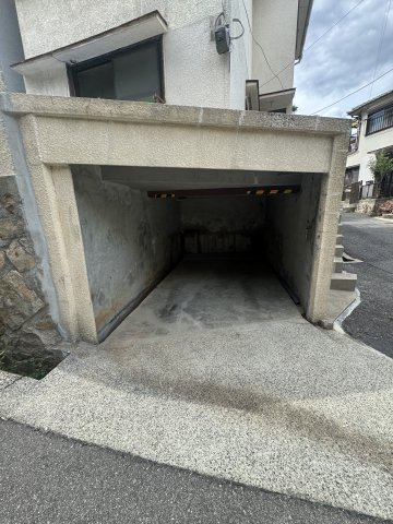 高東町１丁目貸家Ⅲの駐車場