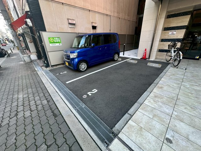 エスリードレジデンス大阪本町の駐車場