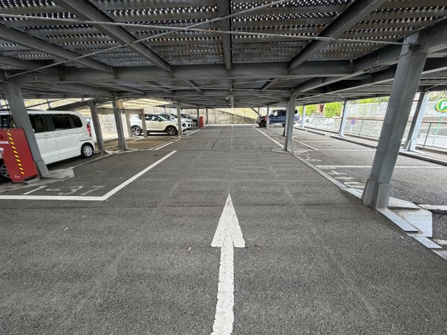 多摩市永山１丁目の駐車場の駐車場