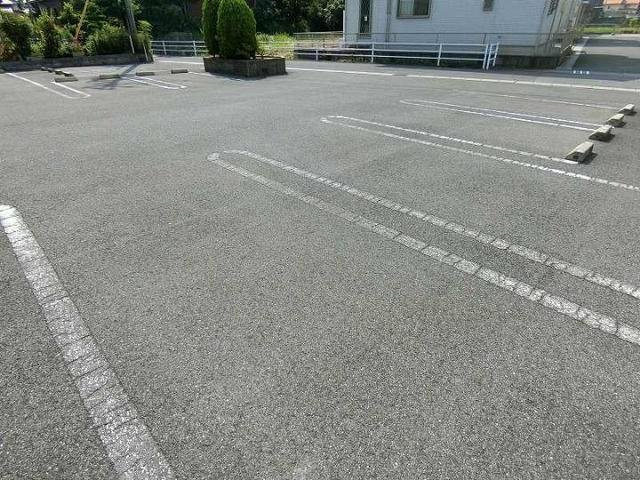 グロ－ブサンシャインの駐車場
