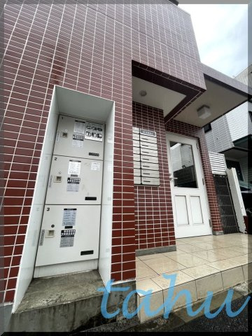 練馬区春日町３丁目の賃貸マンションのエントランス