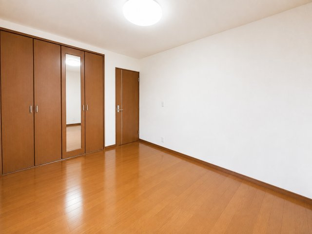 名古屋市中川区愛知町　4SLDK　3階建　リフォーム済みの洋室|コンパクトで使いやすい洋室です