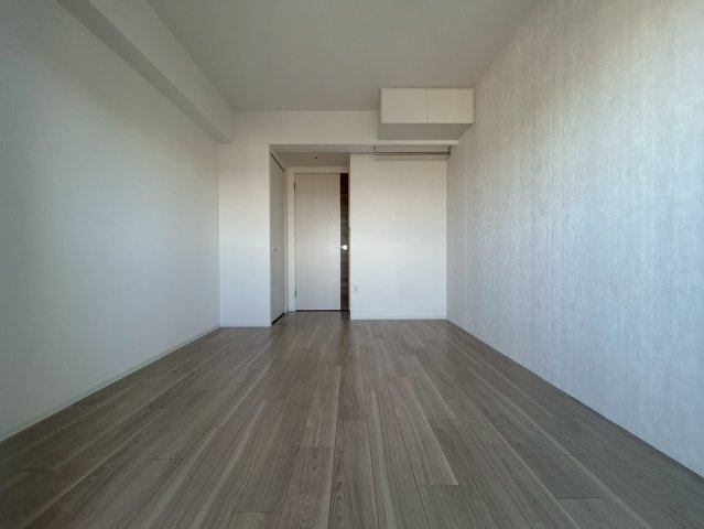 セレニテ九条リアンの洋室