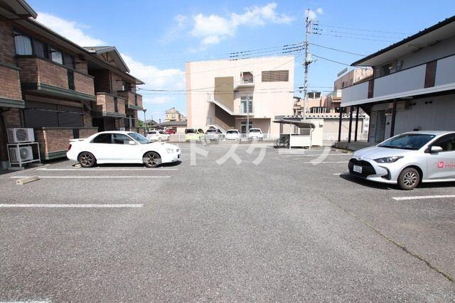 ファミール七日市Ｃの駐車場|高崎、前橋のお部屋探しはエンドスケープまで！お客様の理想お聞かせ下さい♪