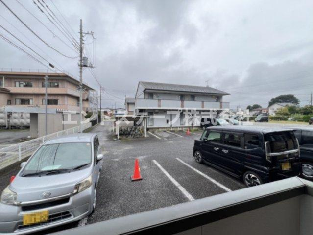 ファミール七日市Ｃの駐車場|高崎、前橋のお部屋探しはエンドスケープまで！お客様の理想お聞かせ下さい♪