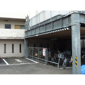 アーバン滝子の駐車場