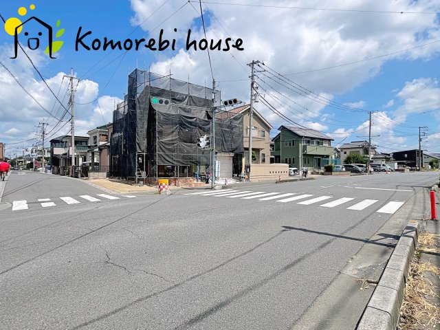 伊奈町中央　中古戸建の前面道路含む現地写真|8/10撮影