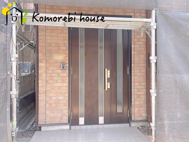 伊奈町中央　中古戸建の玄関|8/10撮影