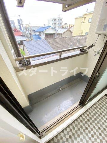 大阪市東淀川区西淡路４丁目の賃貸マンションのバルコニー