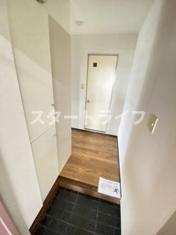 大阪市東淀川区淡路１丁目の賃貸マンションの玄関