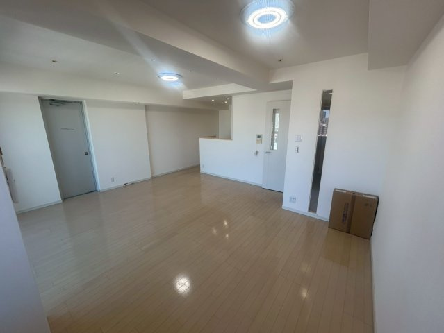 クロスレジデンス大阪新町の居間・リビング