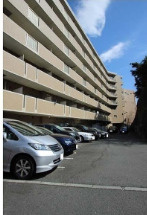 クレール矢沢の駐車場