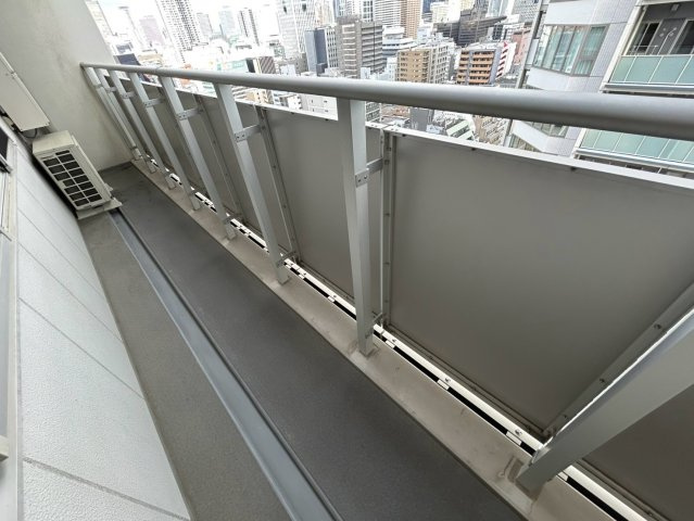 クロスレジデンス大阪新町のバルコニー