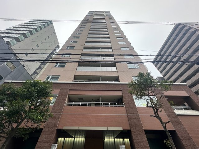 クロスレジデンス大阪新町の外観